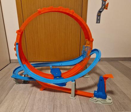 Hot wheels dráha masívna slučka, 