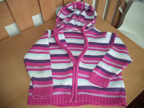 Viacfarebný dobre nositelný svetrik, cherokee,110