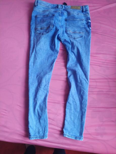 Pánske rifle, bershka,32