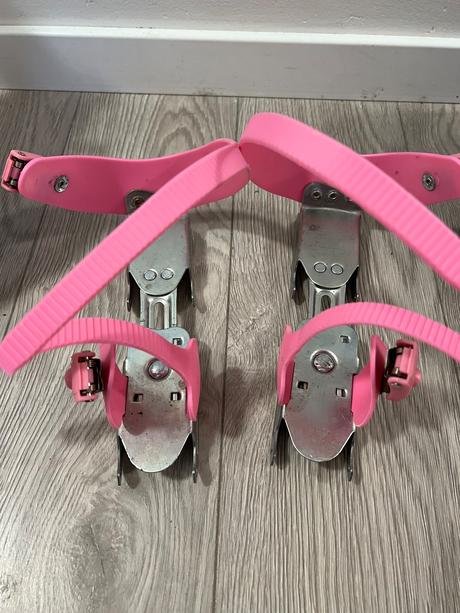 Prilba a kacenky na korculovanie, bolle