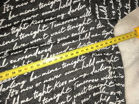 Elastické šaty s romantickým popisom v anj, m