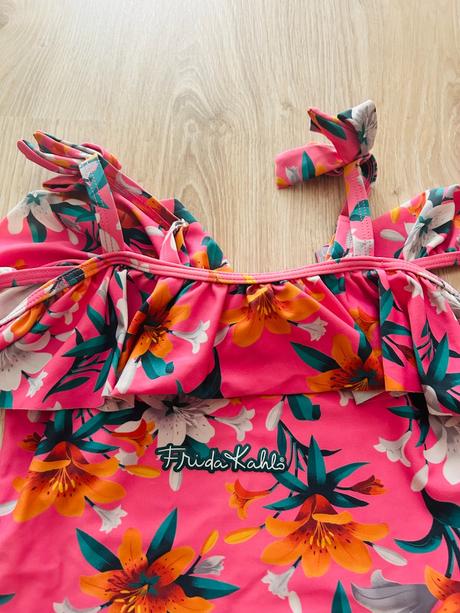 Nádherné jednodielne plavky s volánom reserved, reserved,134