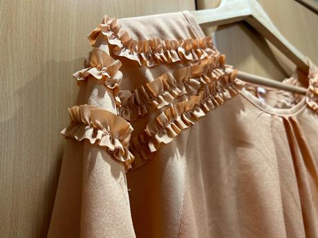 Broskyňová blúzka, s