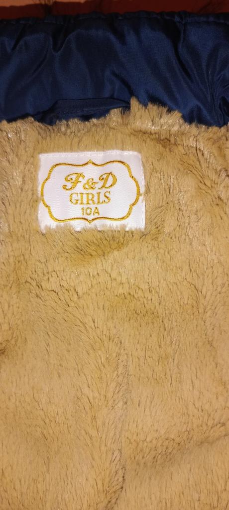 Veľmi pekná zimná bunda, 140