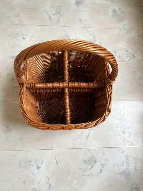 Piknikový kôš na záhradnú párty,