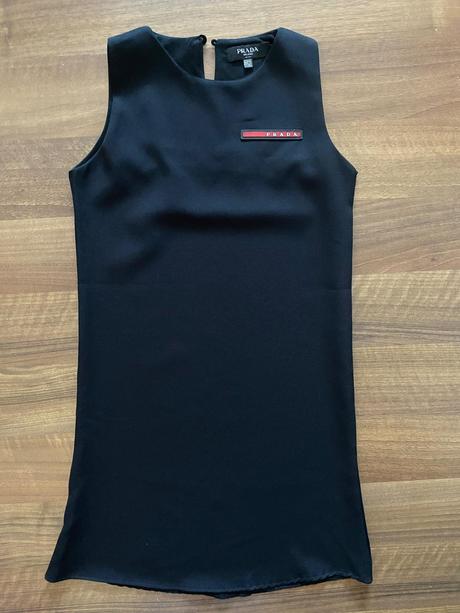 Koktejlove saty, 146