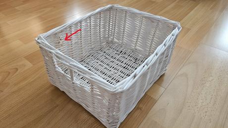 Biely pruteny kosik, 