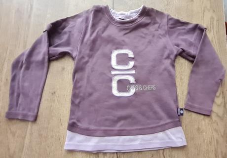 Tmavofialové tričko, 134