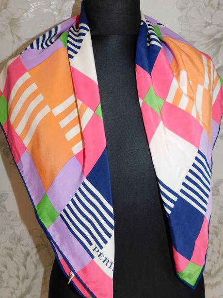 Pertegaz pekna luxusna šatka, l