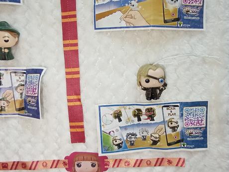 Harry potter kinder surprise s papierikmi,