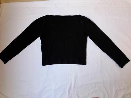 Dámsky čierny svetrík, s