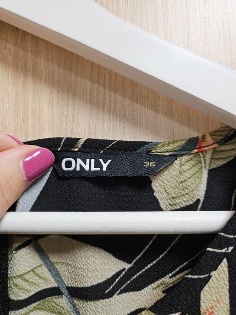 Blúzka only so vzorom kvetin a listov, only,36