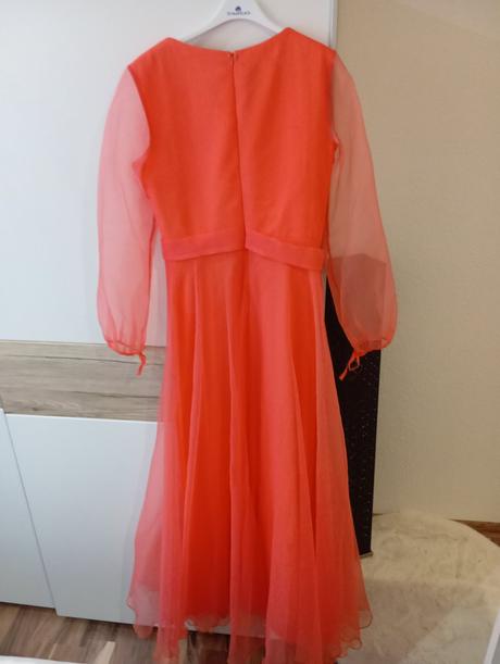 Spoločenské šaty, l