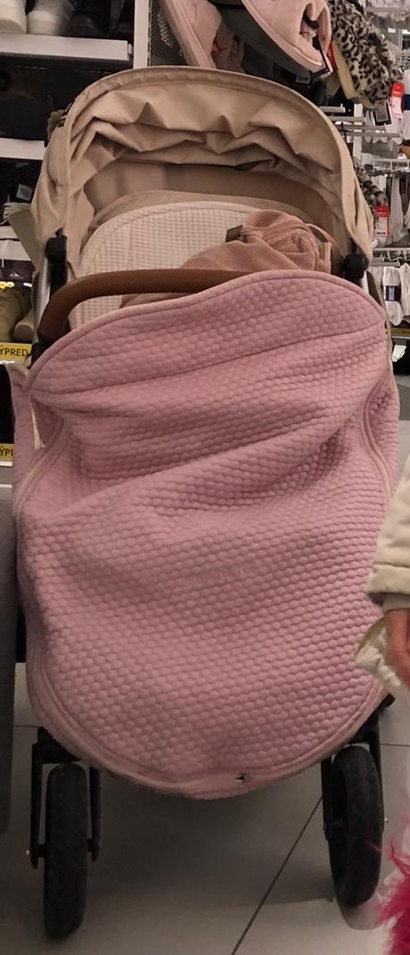 Ružový nánožník pinkie, pinkie