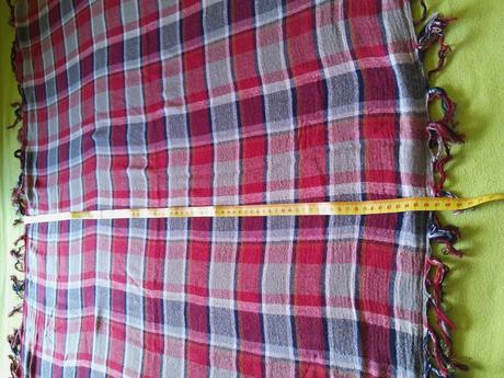 Sivočervená károvaná šatka,