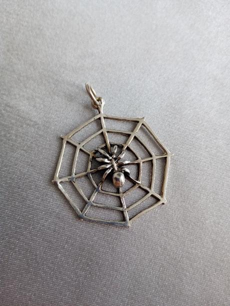 Striebro - prívesok pavúk, 