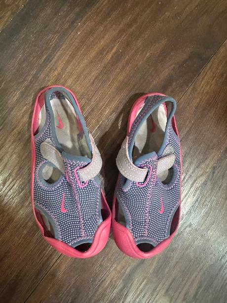 Sportove sandale, nike,23
