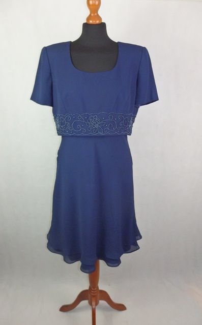 Kvalitné vintage spočenské šaty, 38