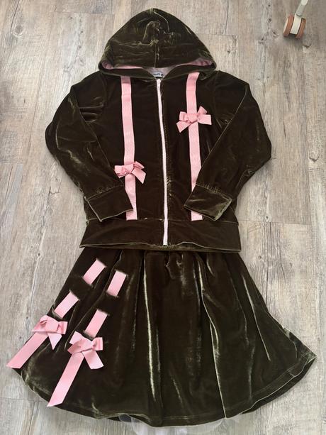 Sukňovy komplet, 140