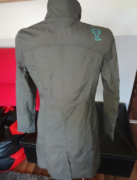 Dlhšia bunda v.38, m