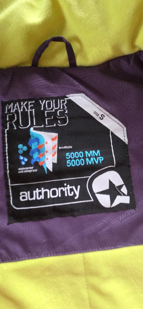 Lyziarska bunda, authority,s