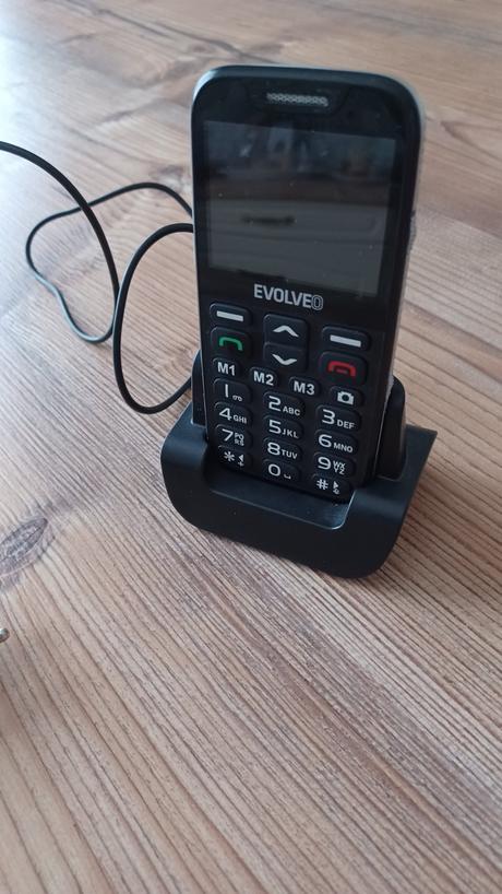 Telefón evolveo,