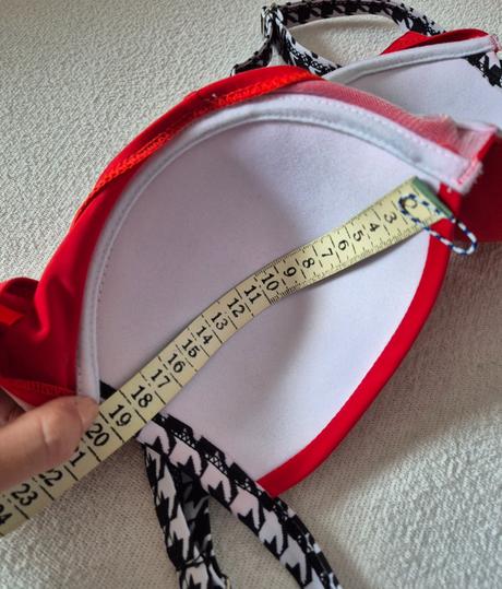 Zaujímavé dámske plavky, s