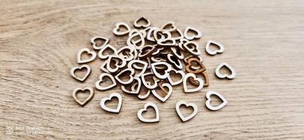 Drevený výlisok - srdiečko 15 mm, 