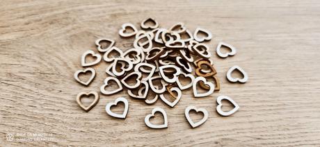 Drevený výlisok - srdiečko 15 mm,