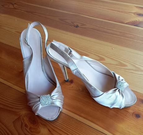 Spoločenské sandále, asylum,37