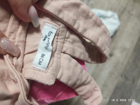 Balík oblečenia, 68–80