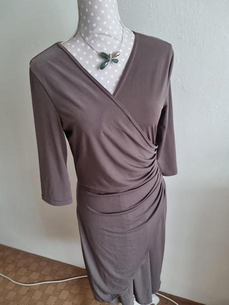 Bledohnedé elastické šaty 38, 38