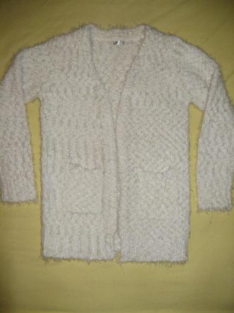 Biely hrejivy svetrik, pepco,122