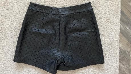 Kraťasy zn. reserved, reserved,l