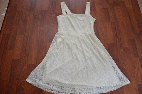 Nadherné krajkové šaty s/m, atmosphere,s