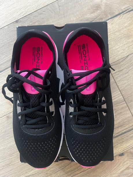 Damske bežecké tenisky ua, under armour,36
