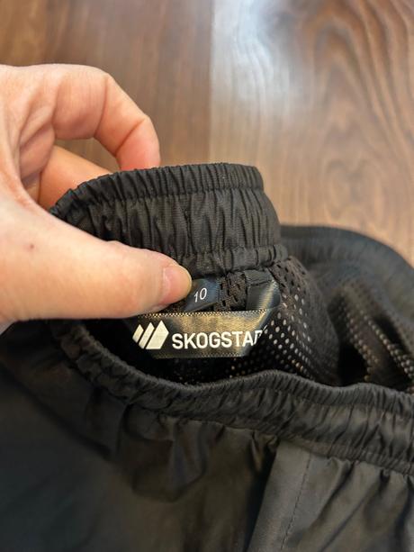 Sustiaky skogstad, skogstad,140