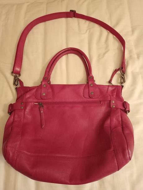 Kabelka cervena koža, 