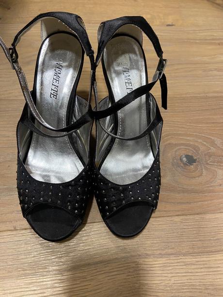 Spolocenske topanky, 37