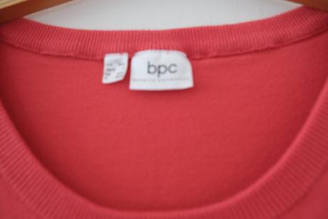 Jahodovo červený pulóver, 40