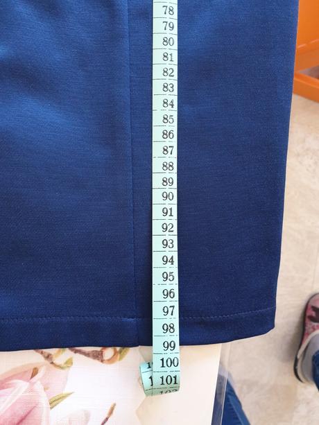 Tmavomodré slávnostné šaty, 40