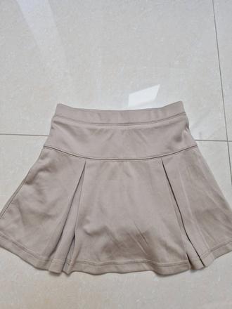 Sukna s kratasami, 116