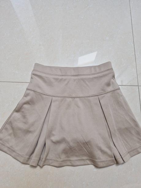 Sukna s kratasami, 116