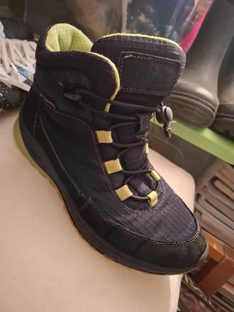 Zimne boty, 33