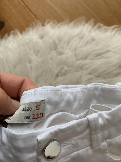 Elegantnejsie biele nohavice, zara,110