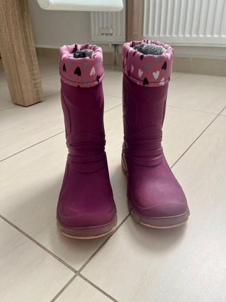 Gumaky, 28