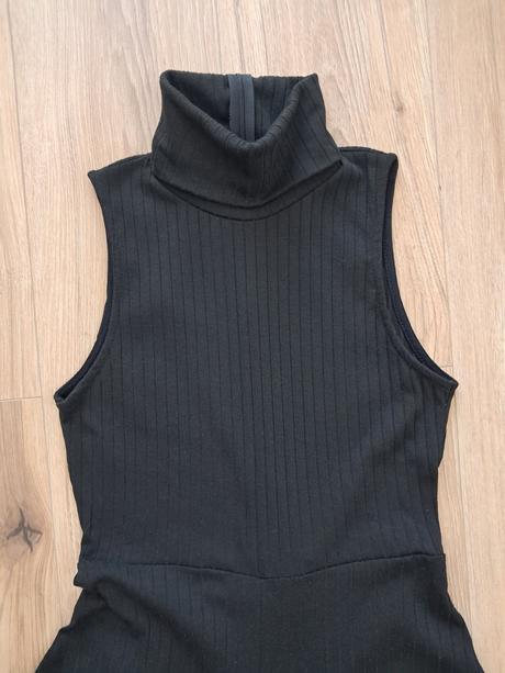 Overal s culotte nohavicami, 38