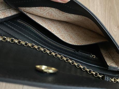 Kabelka guess, guess