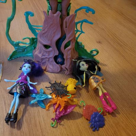 Predam monster high babiky,