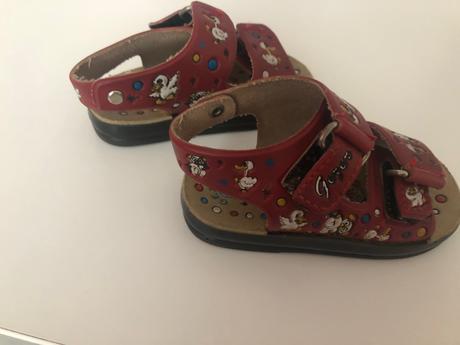 Sandálky na suchý zips, 20